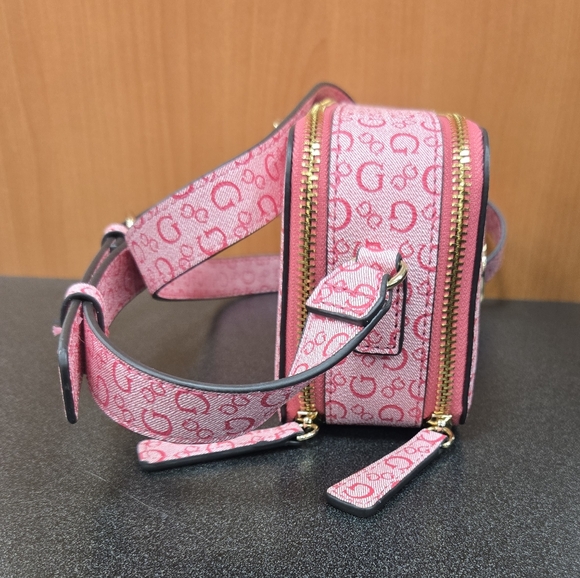 NEW Guess Camera Crossbody Handbag - Picture 3 of 5
